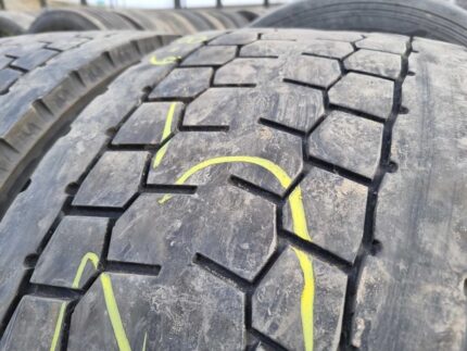 Opony ciężarowe 295/60R22.5  BRIDGESTONE R-DRIVE 001 / 6-9mm