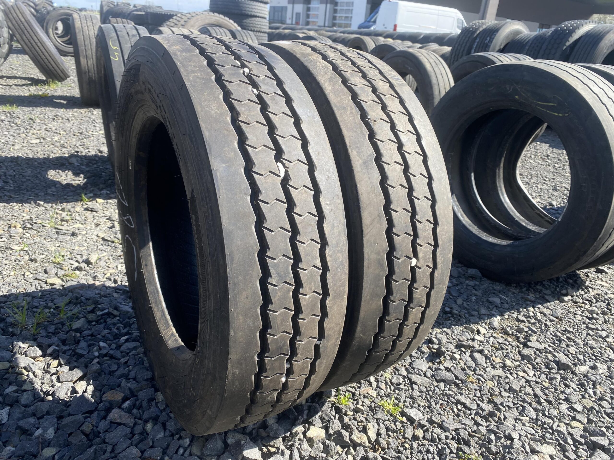 Opony do cięzarówek 205/65R17.5 HANKOOK SMART FLEX TH31 / 12mm Opony do cięzarówek 205/65R17.5 HANKOOK SMART FLEX TH31 / 12mm
