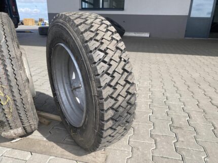 Opona ciężarowa 205/75R17.5 MICHELIN XZT / 100% Bieżnika