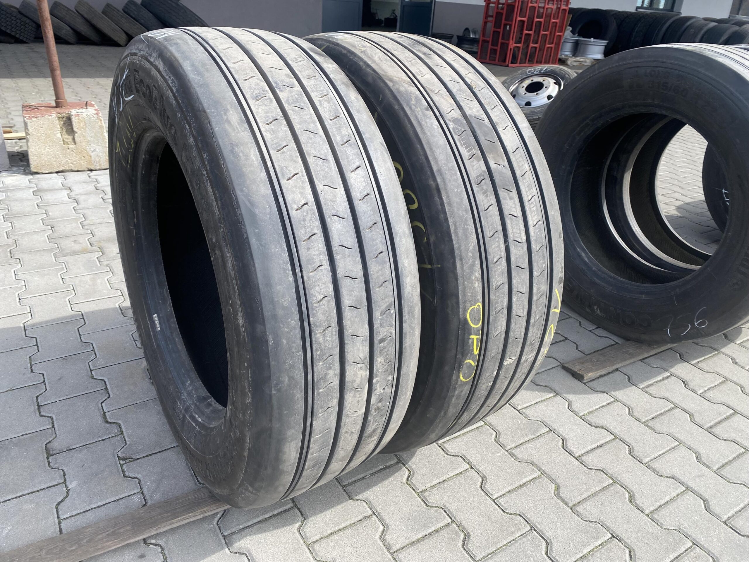 Opony ciężarowe 315/60R22.5 CONTINENTAL ECOPLUS HS3+ / 10-11mm Opony ciężarowe 315/60R22.5 CONTINENTAL ECOPLUS HS3+ / 10-11mm