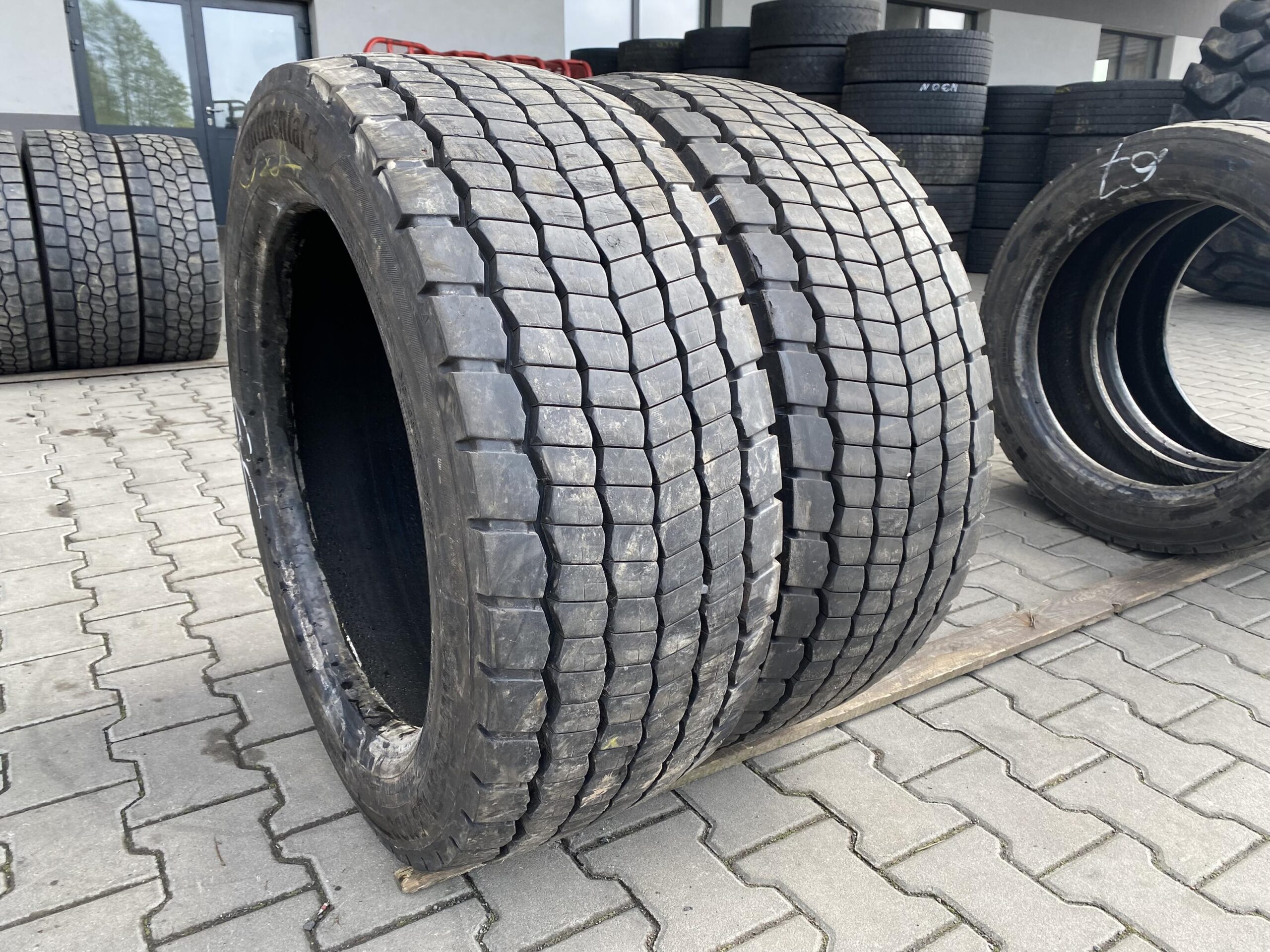 Opony ciężarowe 315/45R22.5 CONTINENTAL CONTI ECOPLUS HD3 / 15-17mm Opony ciężarowe 315/45R22.5 CONTINENTAL CONTI ECOPLUS HD3 / 15-17mm