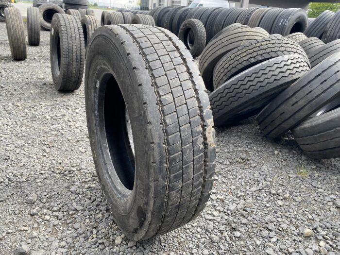 Opona ciężarowa 215/75R17.5 BARUM BD 200 ROAD / 9-10mm