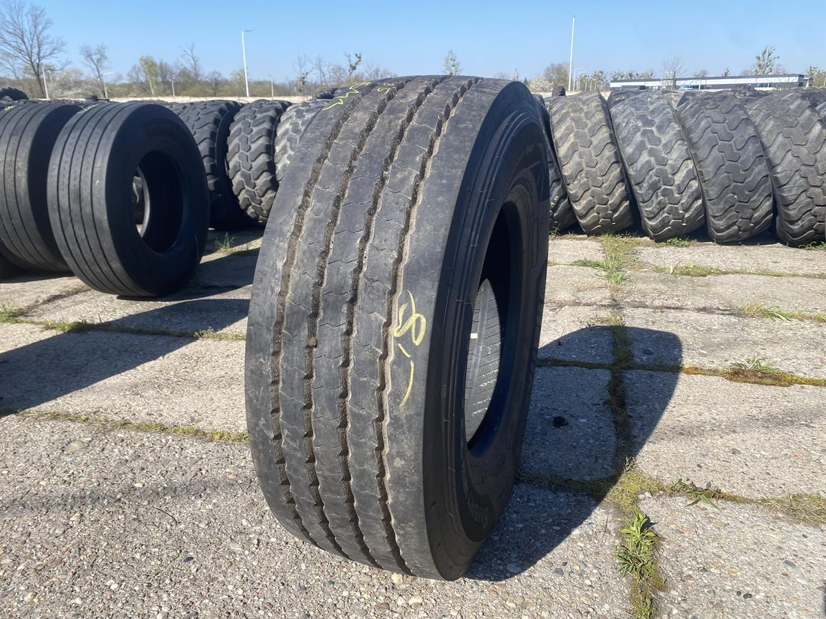 Opona Używana naczepowa 385/65r22.5 Hankook Smart Flex TH31 / 15mm Opona Używana naczepowa 385/65r22.5 Hankook Smart Flex TH31 / 15mm