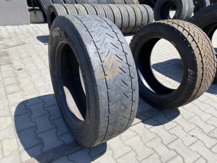  Opona używana napędowa do ciężarówki 295/60R22.5 GOODYEAR KMAX D / 6-7mm
