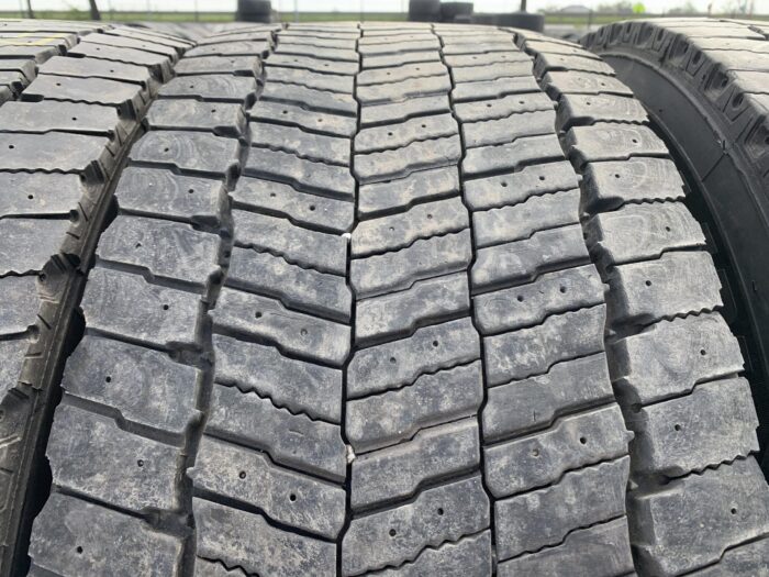 Opony używane do ciężarówki 315/70R22.5 MICHELIN X MULTI D / 8-11mm