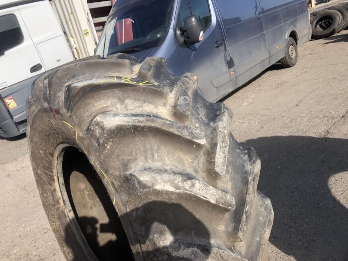 Opona do maszyn rolniczych 600/65R28 GOODYEAR / 85% bieżnika