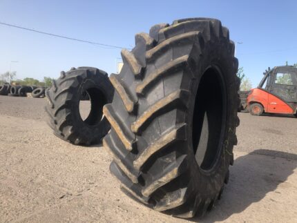 Opona do maszyn rolniczych 540/65R30 TRELLEBORG TM800 / 90% bieżnika