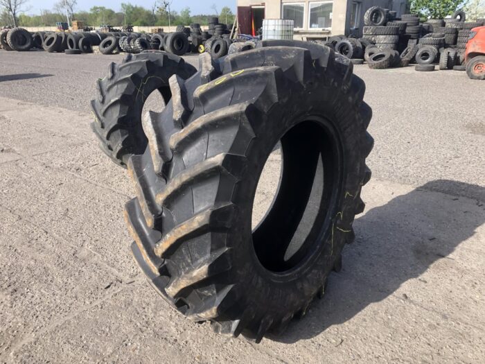 Opona do maszyn rolniczych 540/65R30 TRELLEBORG TM800 / 90% bieżnika