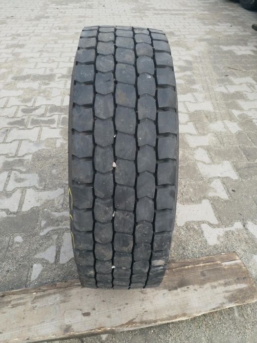 Opony ciężarowe 235/75R17.5 KUMHO KRD02 / 8 mm Opony ciężarowe 235/75R17.5 KUMHO KRD02 / 8 mm