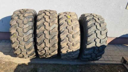  Opona przemysłowa  405/70R18 DUNLOP SP T9 ,  MITAS EM-01 / 80-90% BIEŻNIKA