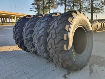 Opona przemysłowa SP T 405/70R18 MITAS EM-01 , DUNLOP SP T9 / 85-90% BIEŻNIKA