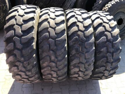Opona przemysłowa wysokiej trwałości 335/80R20 , 12.5R20 DUNLOP SP T9 / 90-100 % / BIEŻNIKA