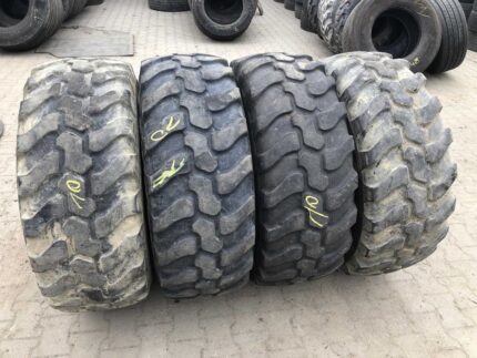 Opony przemysłowe do maszyn 405/70R20 DUNLOP SP T9, MITAS EM-01 / 70-80% BIEŻNIKA