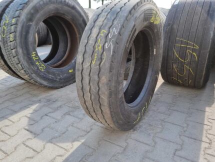  Opony ciężarowe 245/70R19.5 PIRELLI ST:01 / 4-5mm