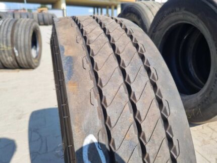 Opony ciężarowe 245/70R17.5 UNIROYAL TH40 / 11-12mm