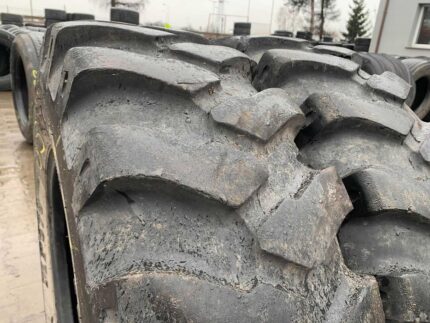 Opona przemysłowa do ładowarek 12.5-20 335/80-20 12.5R20 BKT MP 570