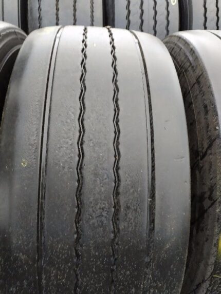 Opony ciężarowe 385/55R22.5 CONTINENTAL CONTI HYBRID HT3 / 50-70% BIEŻNIKA