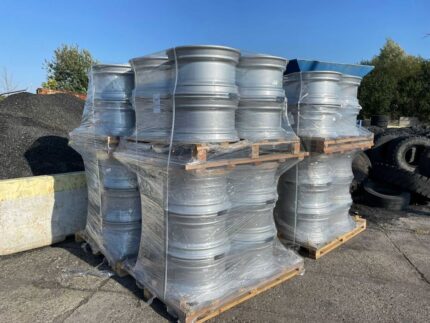  Opony ciężarowe 385/55R22.5 NOWE FELGI 8 OTWOROWE 11.75x22.5 ET0