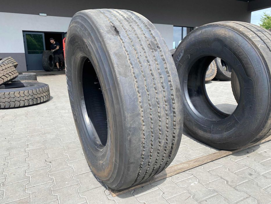 Opony ciężarowe 385/65R22.5 BRIDGESTONE R179+ / 8-10mm Opony ciężarowe 385/65R22.5 BRIDGESTONE R179+ / 8-10mm