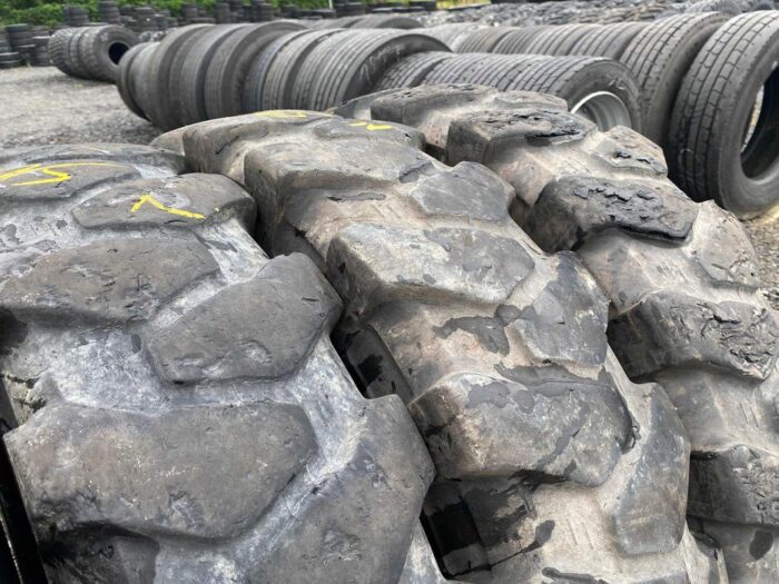 Opona do koparek kołowych 10.00-20 MITAS EXCAVATOR EM-22 / 30% Bieżnika