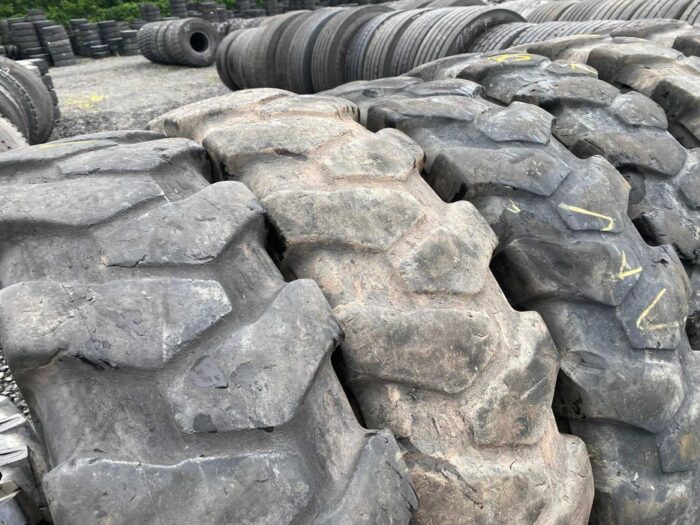 Opona do koparek kołowych 10.00-20 MITAS EXCAVATOR EM-22 / 30% Bieżnika