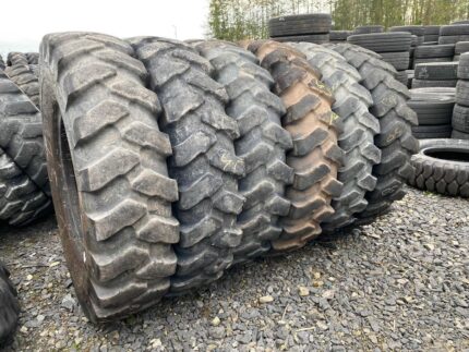  Opona do koparek kołowych 11.00-20 MITAS NB38 / 80-90% bieżnika