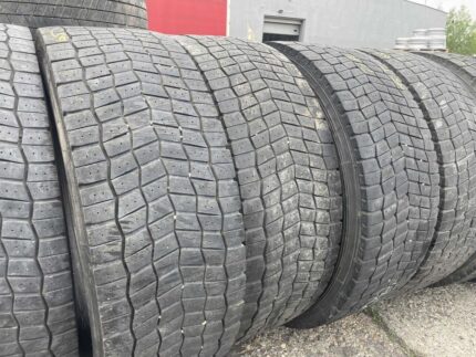Opony używane do ciężarówki 315/70R22.5 MICHELIN X MULTIWAY 3D XDE / 7-9mm