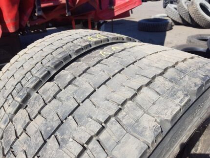Opony używane do ciężarówki 315/70R22.5 BRIDGESTONE W990 / 11mm