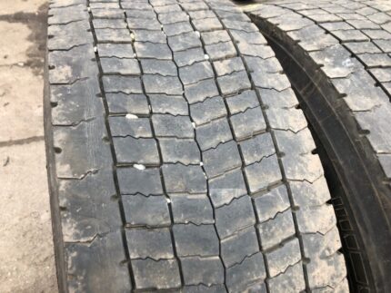 Opony używane do ciężarówki 315/70R22.5 PIRELLI TR:01 / 7-9mm