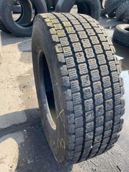  Opona używana do ciężarówki 315/70R22.5 BRIDGESONE RW-DRIVE 001 / 12-13mm