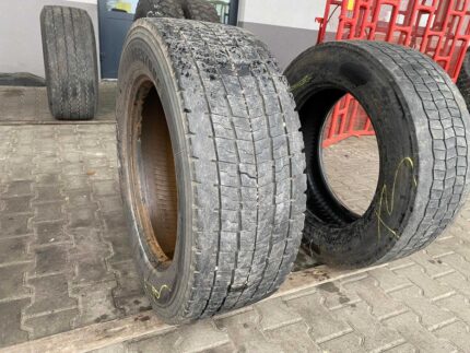  Opona używana do ciężarówki 295/60R22.5 BRIDGESTONE M749 / 8-9mm
