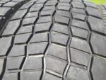 Opony używane do ciężarówki 295/60R22.5 CONTINENTAL HD HYBRID / Pogłębiany Bieżnik