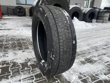  Opona używana do ciężarówki 295/60R22.5 GOODYEAR FUELMAX D GEN-2 / 9-12mm