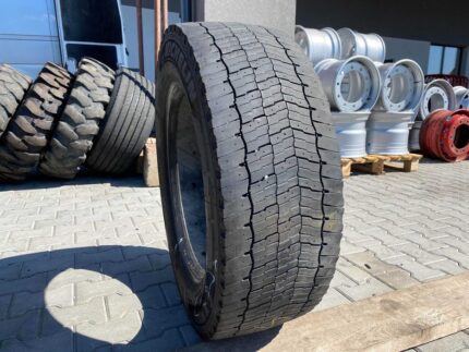 Opony używane do ciężarówki 295/60R22.5 MICHELIN X MULTI D / 5-6mm