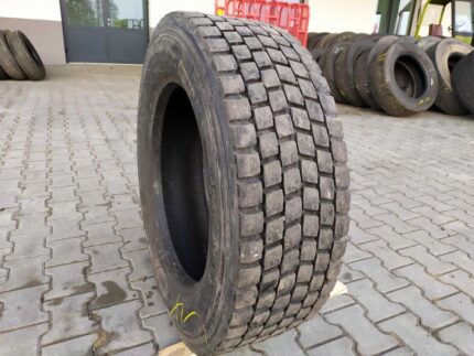  Opona używana do ciężarówki 295/60R22.5 BIEŻNIKOWANA TYP BRIDGESTONE R-DRIVE 001 / 10-12 mm