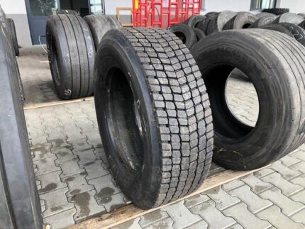 Opony używane do ciężarówki 295/60R22.5 BIEŻNIKOWANA TYP CONTINENTAL HD HYBRID / 17-18mm