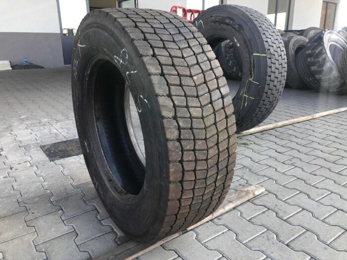 Opona używana do ciężarówki 295/60R22.5 BIEŻNIKOWANA TYP CONTINENTAL HD HYBRID / 14-16mm