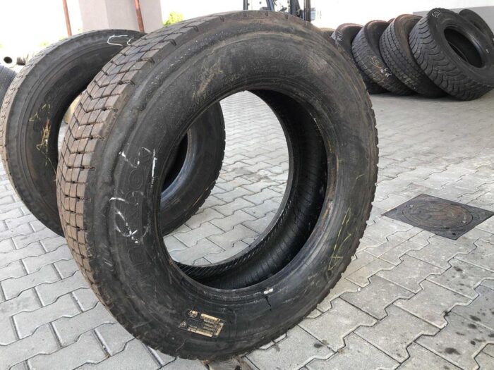 Opona używana do ciężarówki 295/60R22.5 BIEŻNIKOWANA TYP CONTINENTAL HD HYBRID / 14-16mm