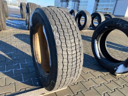 Opona używana do ciężarówki 295/60R22.5 BIEŻNIKOWANA TYP CONTINENTAL HD HYBRID / 10-12mm