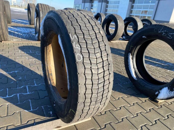 Opona używana do ciężarówki 295/60R22.5 BIEŻNIKOWANA TYP CONTINENTAL HD HYBRID / 10-12mm