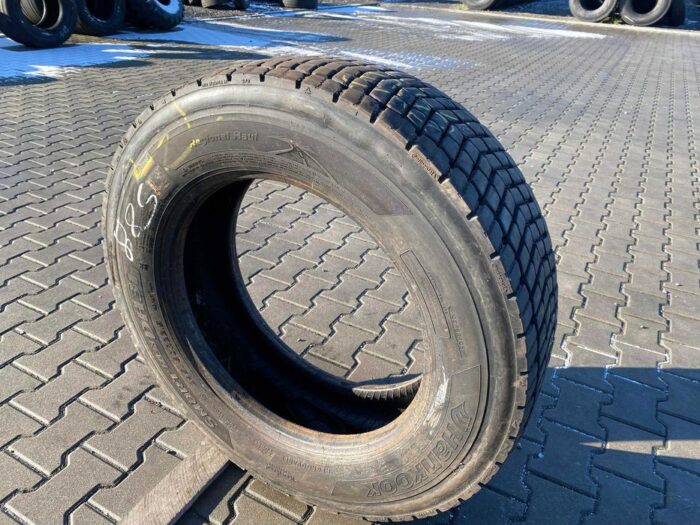 Opona używana do ciężarówki 295/60R22.5 BIEŻNIKOWANA TYP CONTINENTAL HD HYBRID / 15-17mm