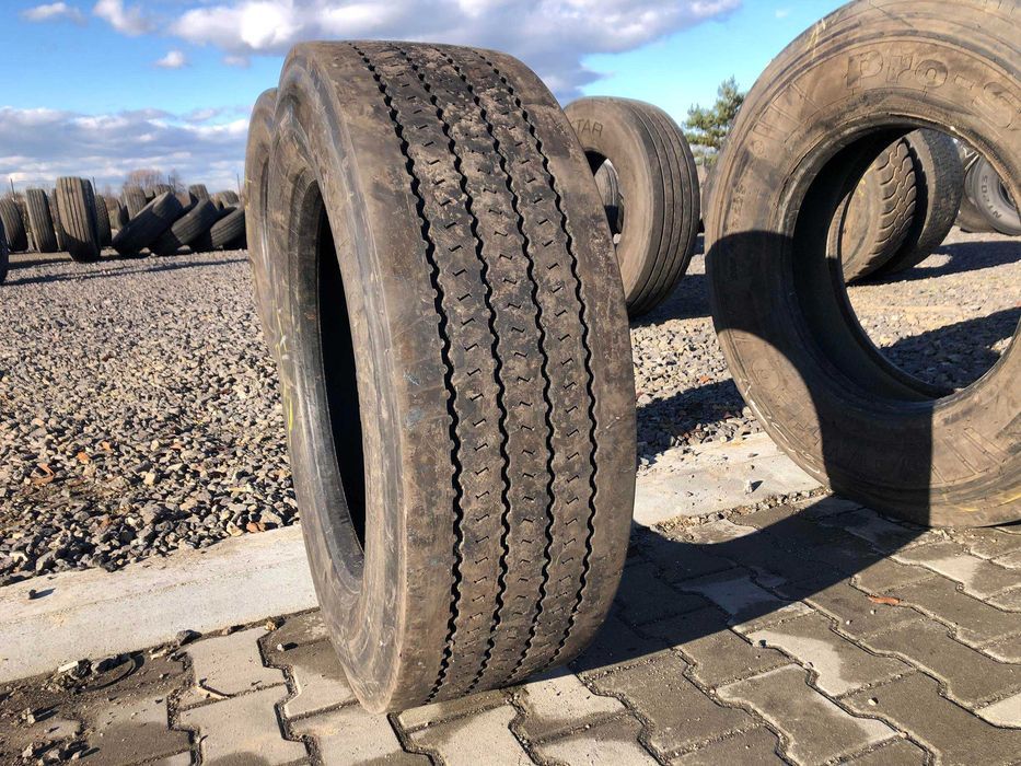 Opona używana do ciężarówki 295/60R22.5 BIEŻNIKOWANA TYP CONTINENTAL URBAN HA3 / 9-11mm Opona używana do ciężarówki 295/60R22.5 BIEŻNIKOWANA TYP CONTINENTAL URBAN HA3 / 9-11mm