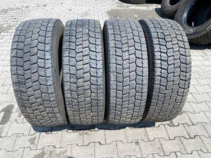 Opony używane do ciężarówki 295/60R22.5 BIEŻNIKOWANA RECAMIC TYP MICHELIN XW4S / 12-15mm
