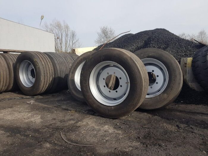 Opona do pojazdów ciężarowych 315/60r22.5 KOŁA DO PRZYCZEP ROLNICZYCH WĄSKIE 8-otworów ET0