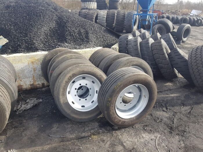 Opona do pojazdów ciężarowych 315/60r22.5 KOŁA DO PRZYCZEP ROLNICZYCH WĄSKIE 8-otworów ET0