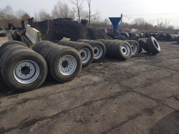 Opona do pojazdów ciężarowych 315/60r22.5 KOŁA DO PRZYCZEP ROLNICZYCH WĄSKIE 8-otworów ET0