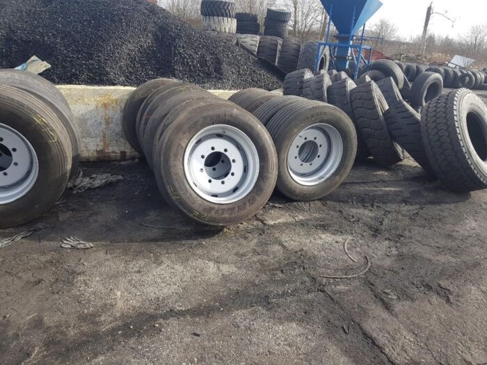 Opona do pojazdów ciężarowych 315/60r22.5 KOŁA DO PRZYCZEP ROLNICZYCH WĄSKIE 8-otworów ET0