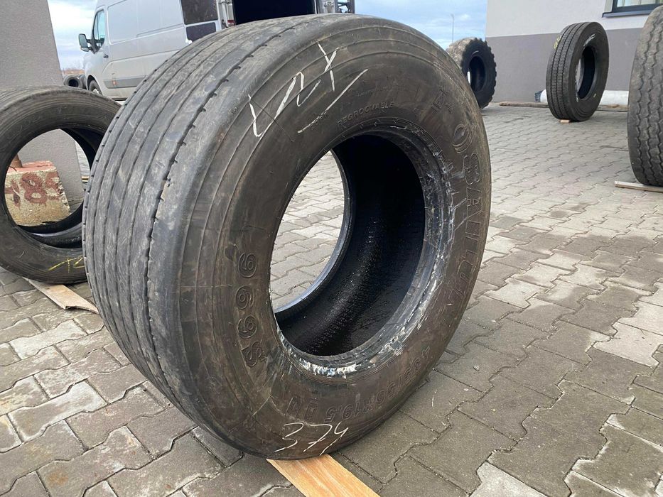 Opona używana do ciężarówki 435/50R19.5 SAILUN S696 / 8mm Opona używana do ciężarówki 435/50R19.5 SAILUN S696 / 8mm