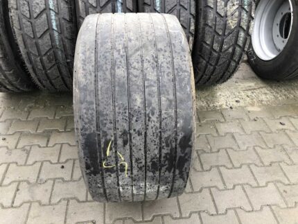 Opona używana do ciężarówki 435/50R19.5 PIRELLI ST:01 / 4-7mm