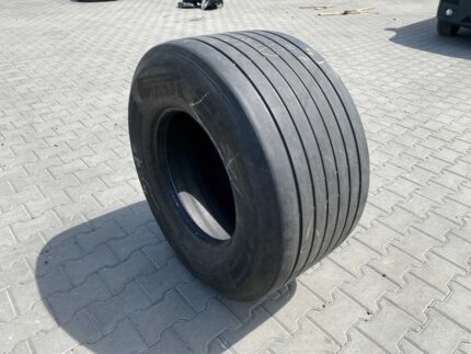 Opona używana do ciężarówki 435/50R19.5 PIRELLI ST:01 / 4-7mm